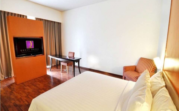 Bedroom di Quest Hotel Semarang