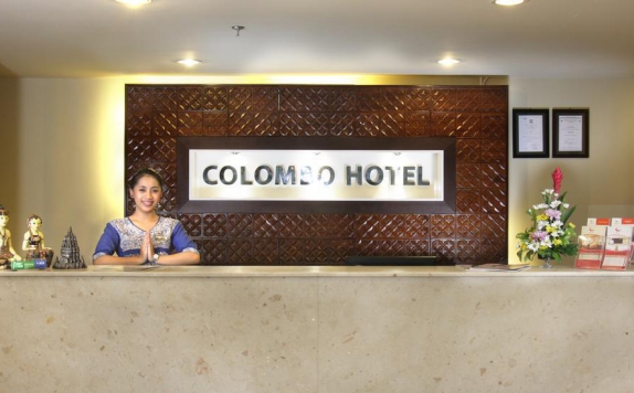 Receptionist di Quin Colombo Hotel Yogyakarta