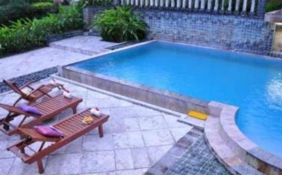 Outdoor Pool Hotel di Raffles Holiday Hotel Bali