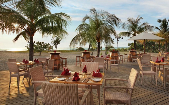 Restaurant outdor di Ramada Bintang Bali Resort