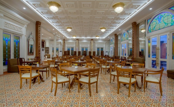 Restaurant di Ramada Suites by Wyndham Solo