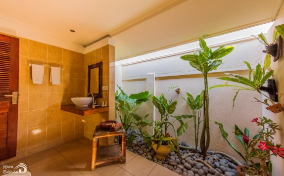 Bathroom di Rama Shinta Hotel