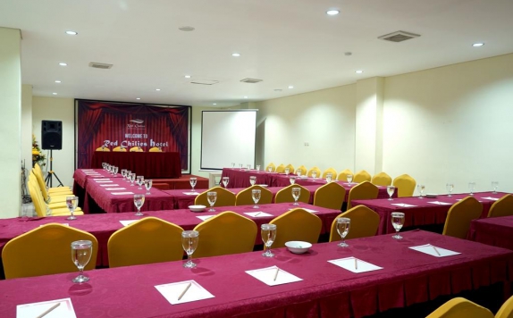 Meeting Room di Red Chilies Hotel
