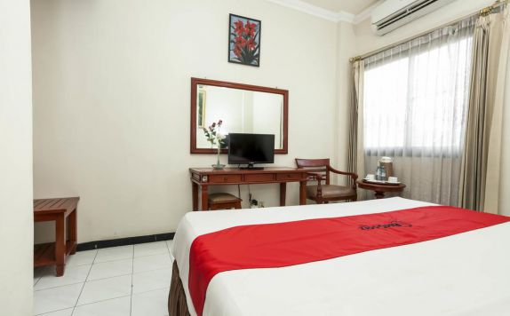 Guest Room di RedDoorz near Plaza Marina 2