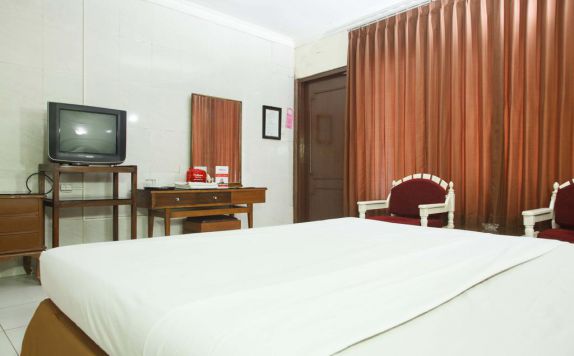 Guest Room di RedDoorz near Tanjung Perak