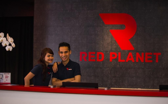 Receptionist di Red Planet Bekasi
