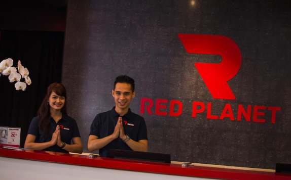 Receptionist di Red Planet Bekasi