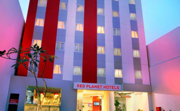 Building di Red Planet Hotel Pasar Baru