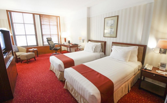 Guest room di Redtop Hotel and Convention Center