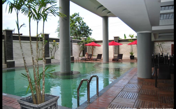 Swimming Pool di Ros-In Hotel