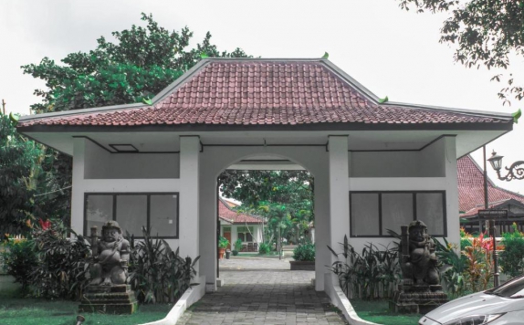 Tampak Depan Hotel di ROYAL BRONGTO HOTEL YOGYAKARTA