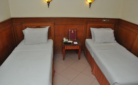 Guest Room di Royal Regal Hotel Jakarta