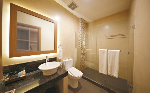 Bathroom di Royal Safari Garden Resort & Convention