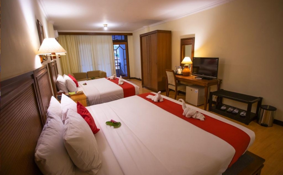 Tampilan Bedroom Hotel di Royal Tretes View Hotel & Convention