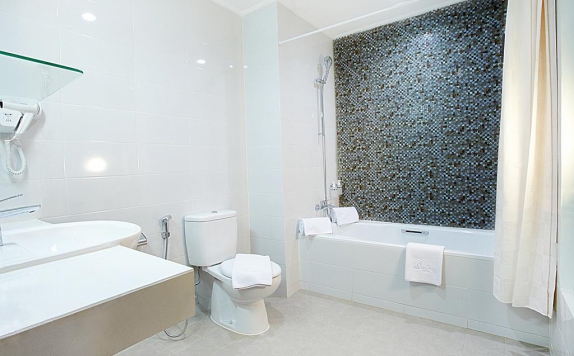 Bathroom di Ruby Hotel Syariah