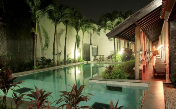 swimming pool di Rumah Palagan Guest Hotel