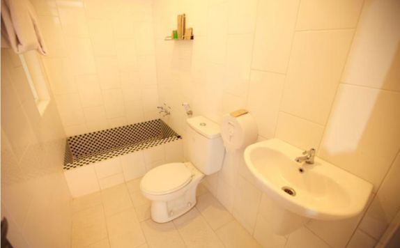 Bathroom di Sabda Alam Resort Hotel