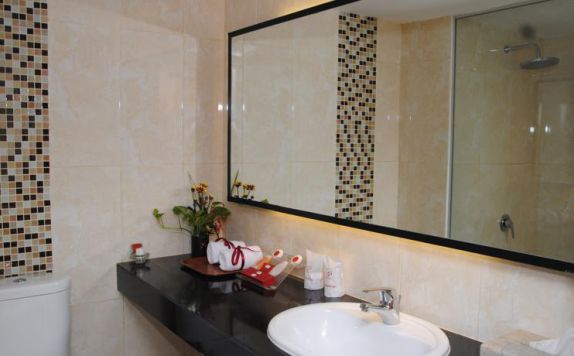 Bathroom di Sahid Kawanua Manado