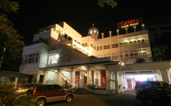 Tampilan Luar di Sahira Butik Hotel