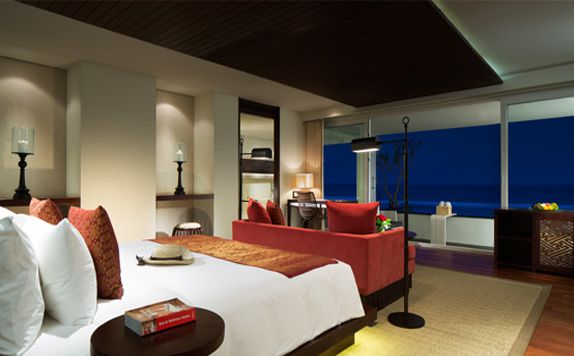 Ocean Front Honeymoon Suite di Samabe Bali Suites and Villas