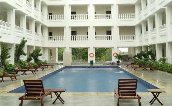Swimming pool di Same Hotel Cepu
