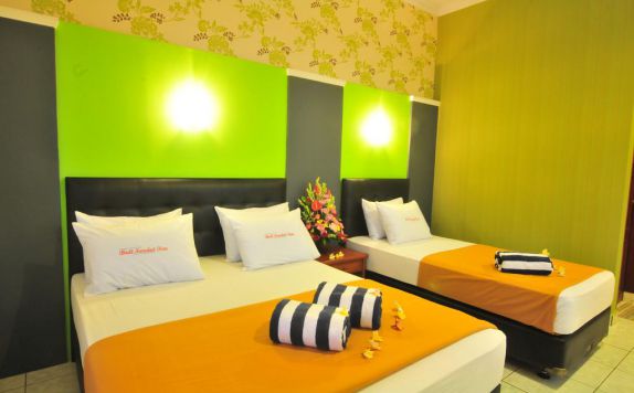 guest room twin bed di Sandat Kuta