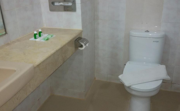 Bathroom di Sandjaja hotel