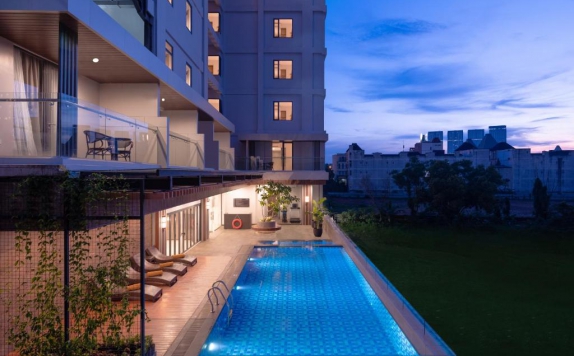 Swimming pool di Santika Batam Hotel