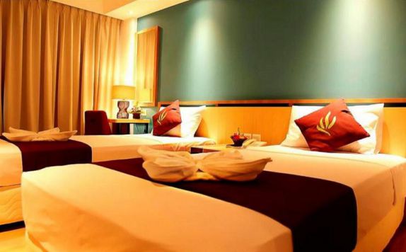 guest room twin bed di Santosa Bali City