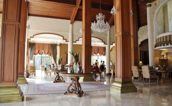 lobby di Sarasvati Borobudur Hotel
