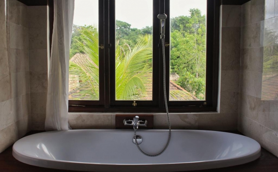 Bathroom di Saren Indah Hotel - Ubud