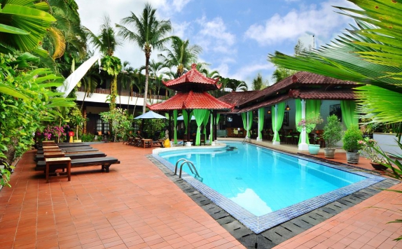 Swimming Pool di Sarinande Beach Inn