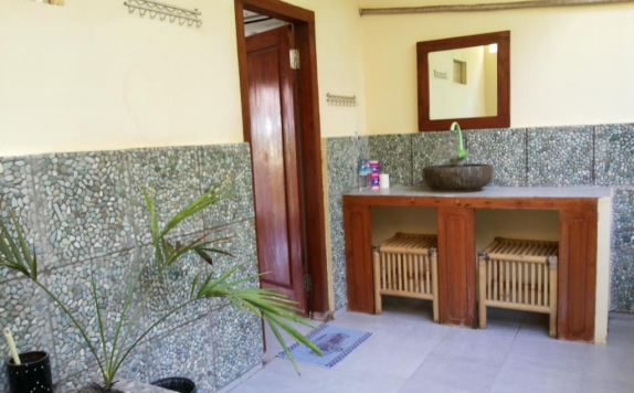 Tampilan Bathroom Hotel di Satu Tiga Resort