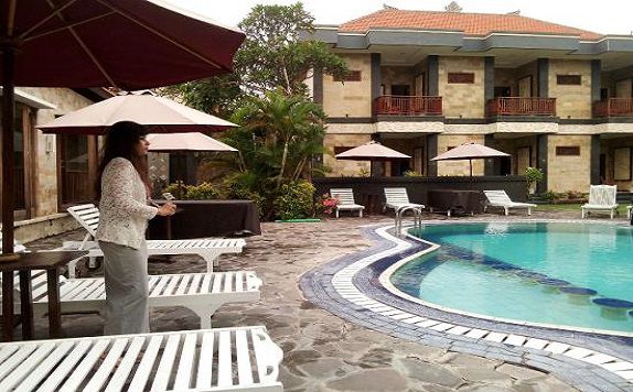 Swimming Pool di Segara Agung Hotel