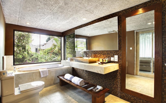 Bathroom di Segara Village Hotel
