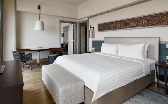 Tampilan Bedroom Hotel di Shangri-la Hotel Surabaya