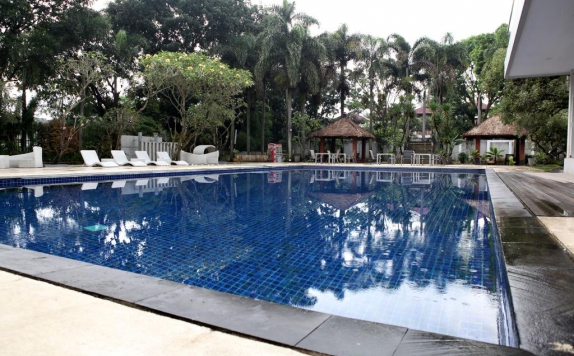 Swimming Pool di Sheo Resort Hotel