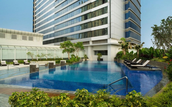 Swimming Pool di Sheraton Jakarta Gandaria City