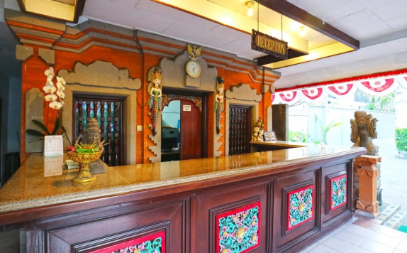 Receptionist di Sinar Bali Hotel
