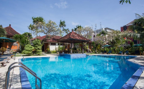 Swimming Pool di Sinar Bali Hotel