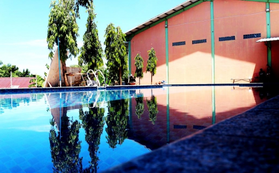 Swimming Pool di Sinar Sport Hotel