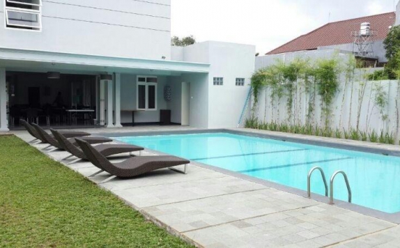 Swimming Pool di Sisingamangaraja Guest House