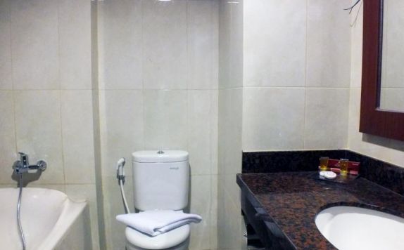 Bathroom di Sofyan Inn Altama Pandeglang