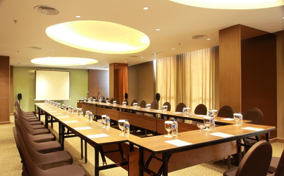 Meeting Room di Soll Marina Serpong