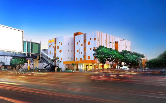 Front View di Starlet Hotel Serpong Tangerang