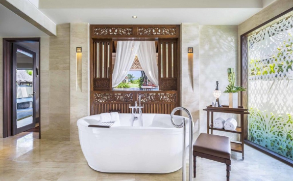 Bathroom di St. Regis Bali Resort