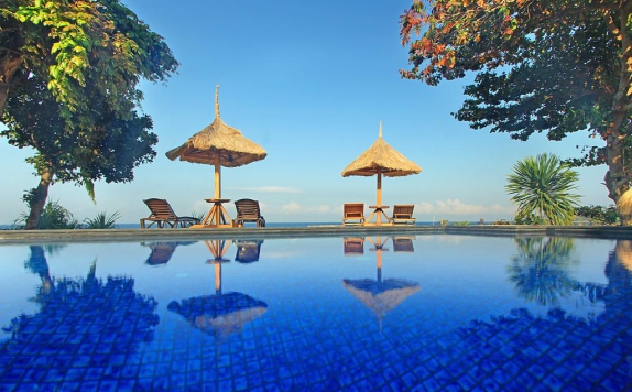 Swimming Pool di Sunset House Lombok
