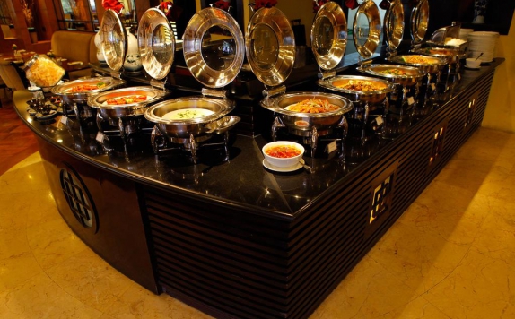 food and beverages di Surabaya Suites Hotel