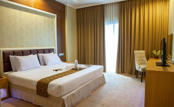 Guest room di Surabaya Suites Hotel