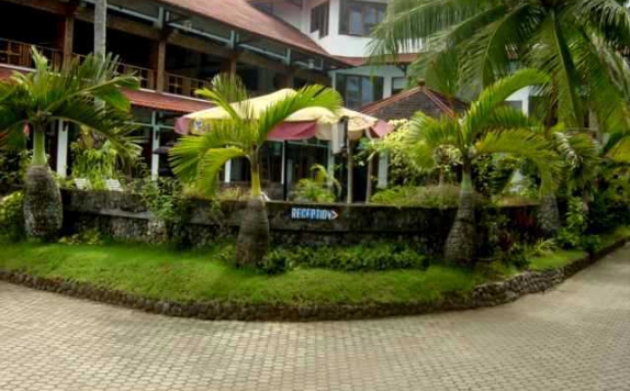 Tampilan Luar di Surya Pesona Hotel